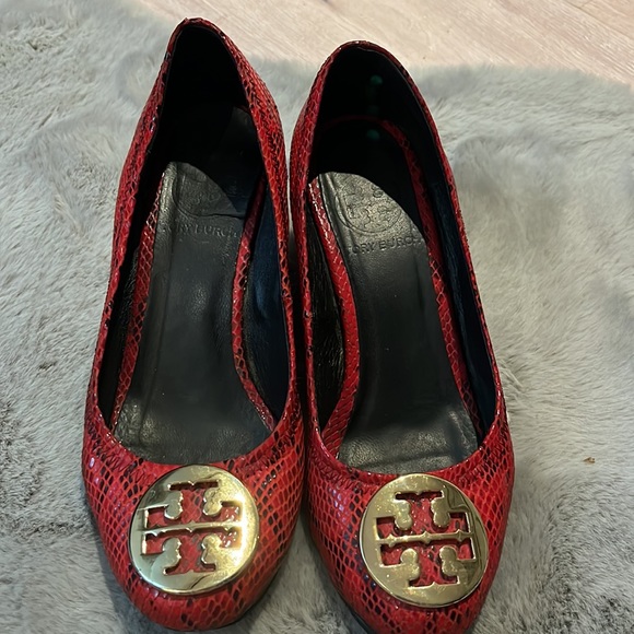 TORY BURCH RED SNAKESKIN WEDGES!! - Picture 3 of 8